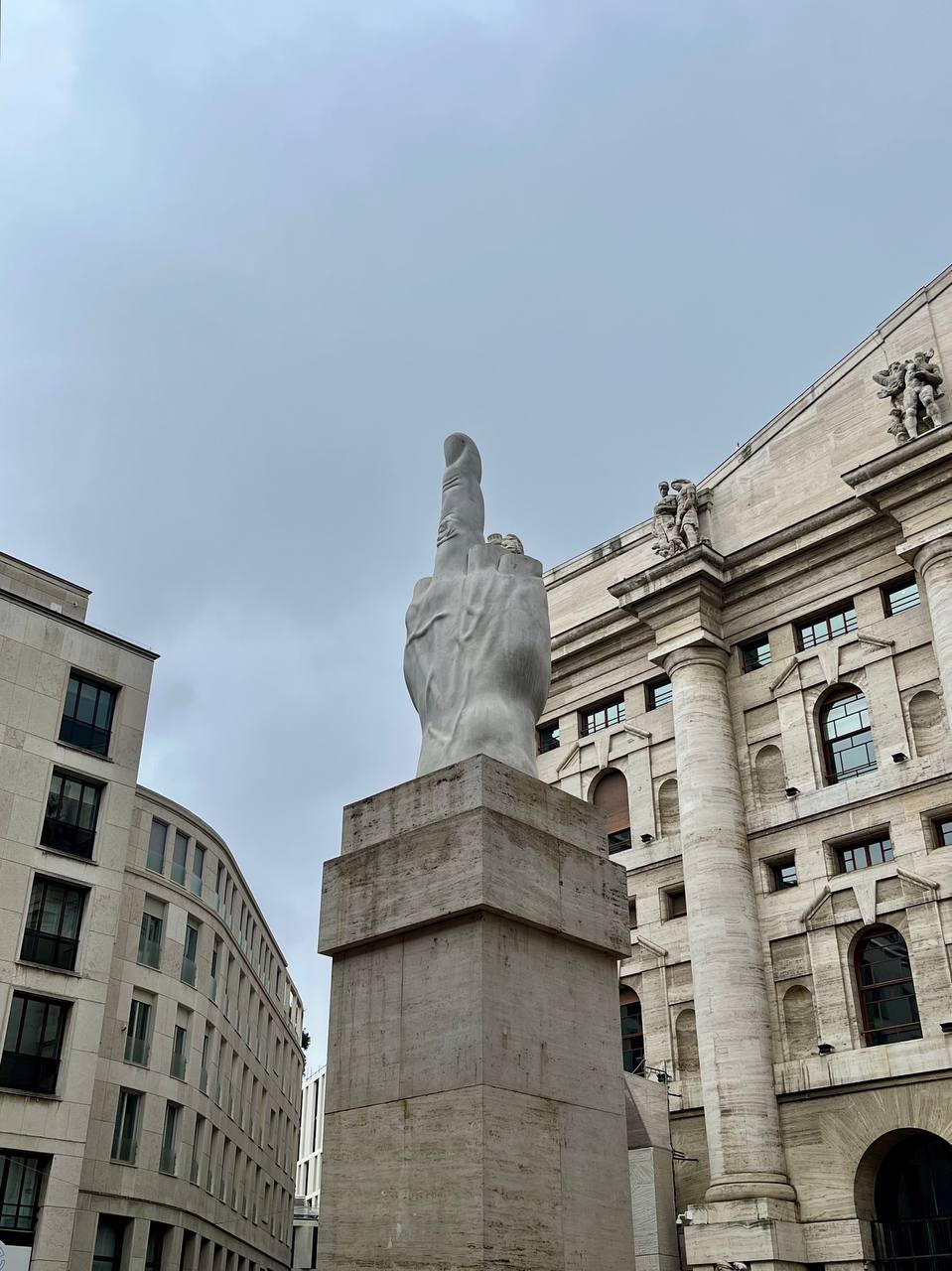 Скульптура в Милане