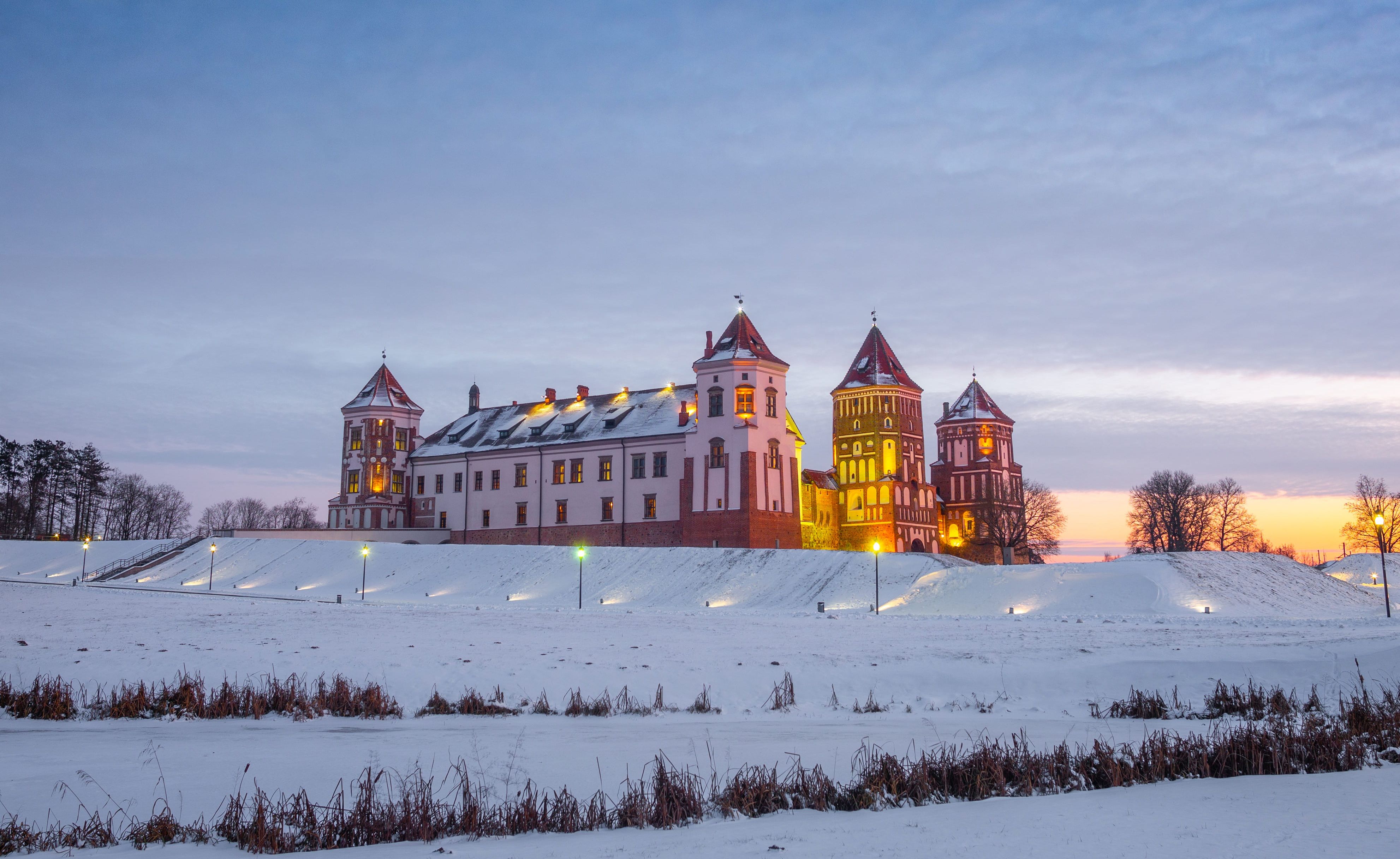 куда поехать в январе за границу