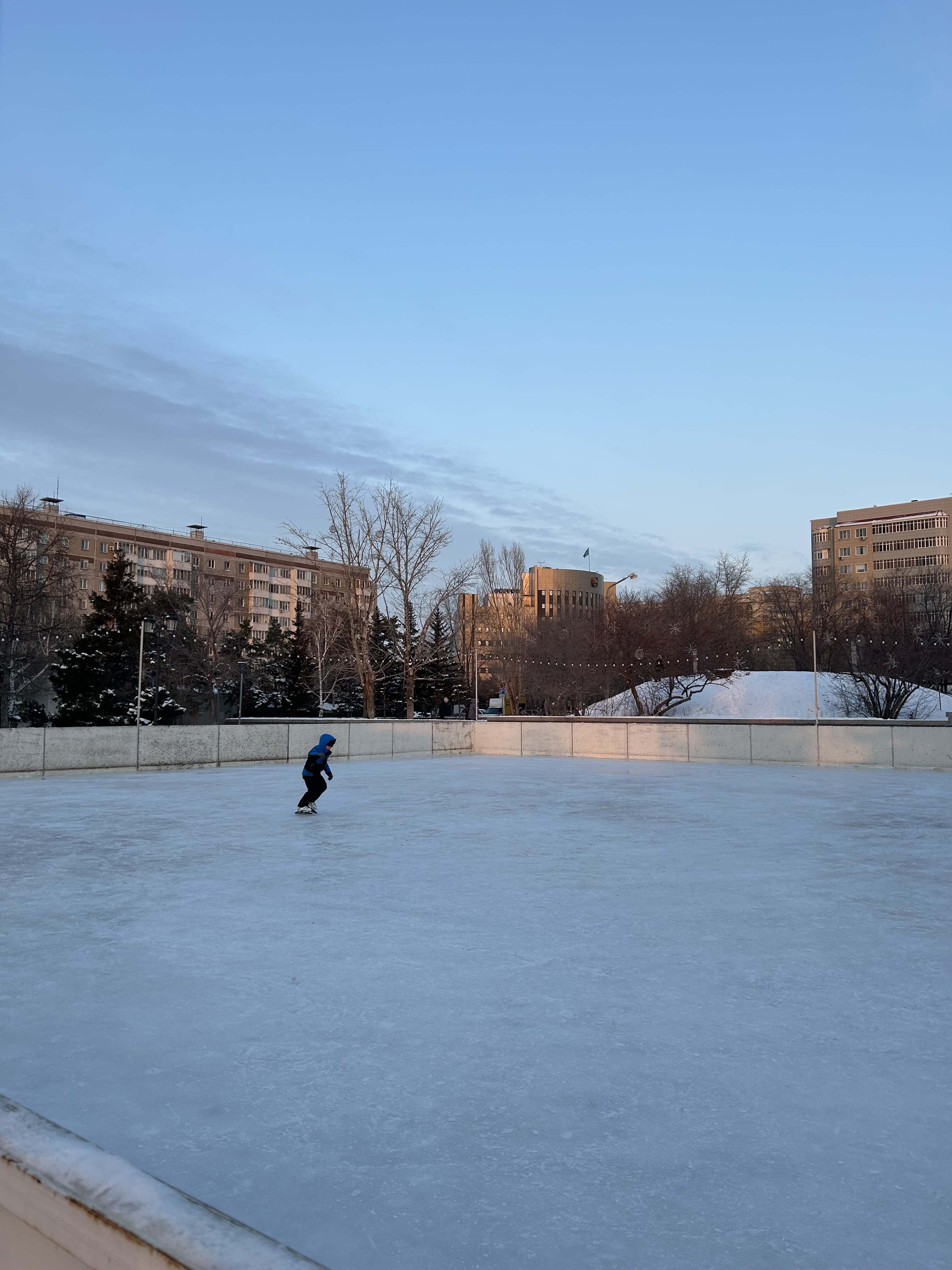 Дворец Жастар.jpg