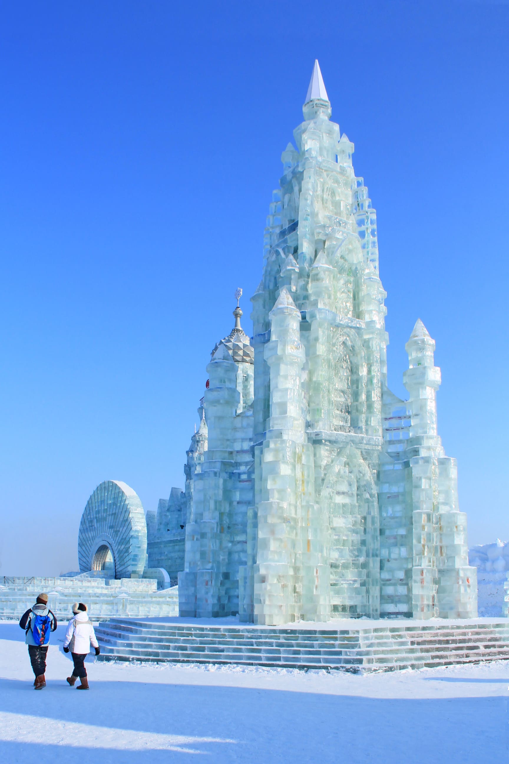 куда поехать в январе за границу