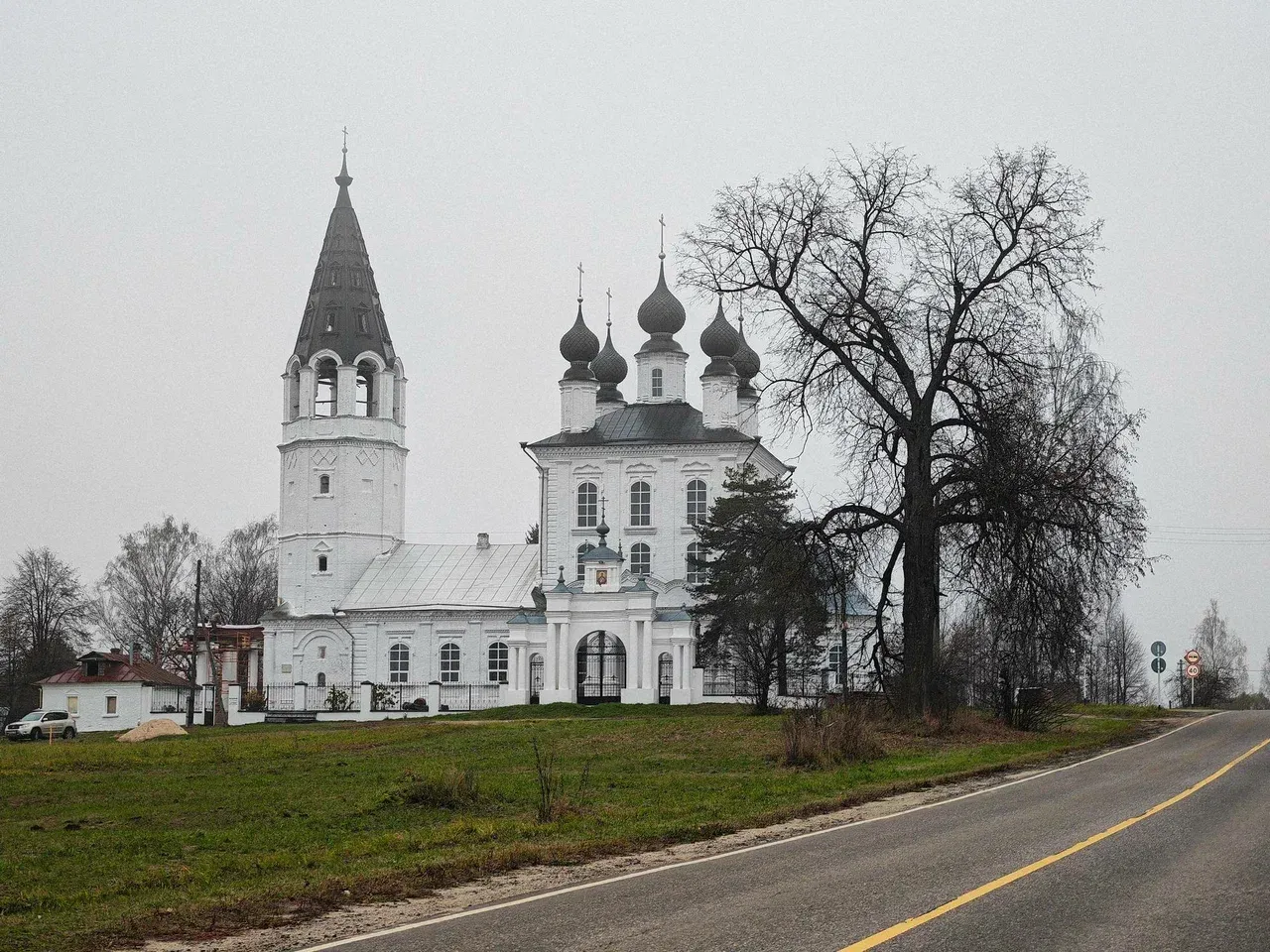 Храм на дороге 