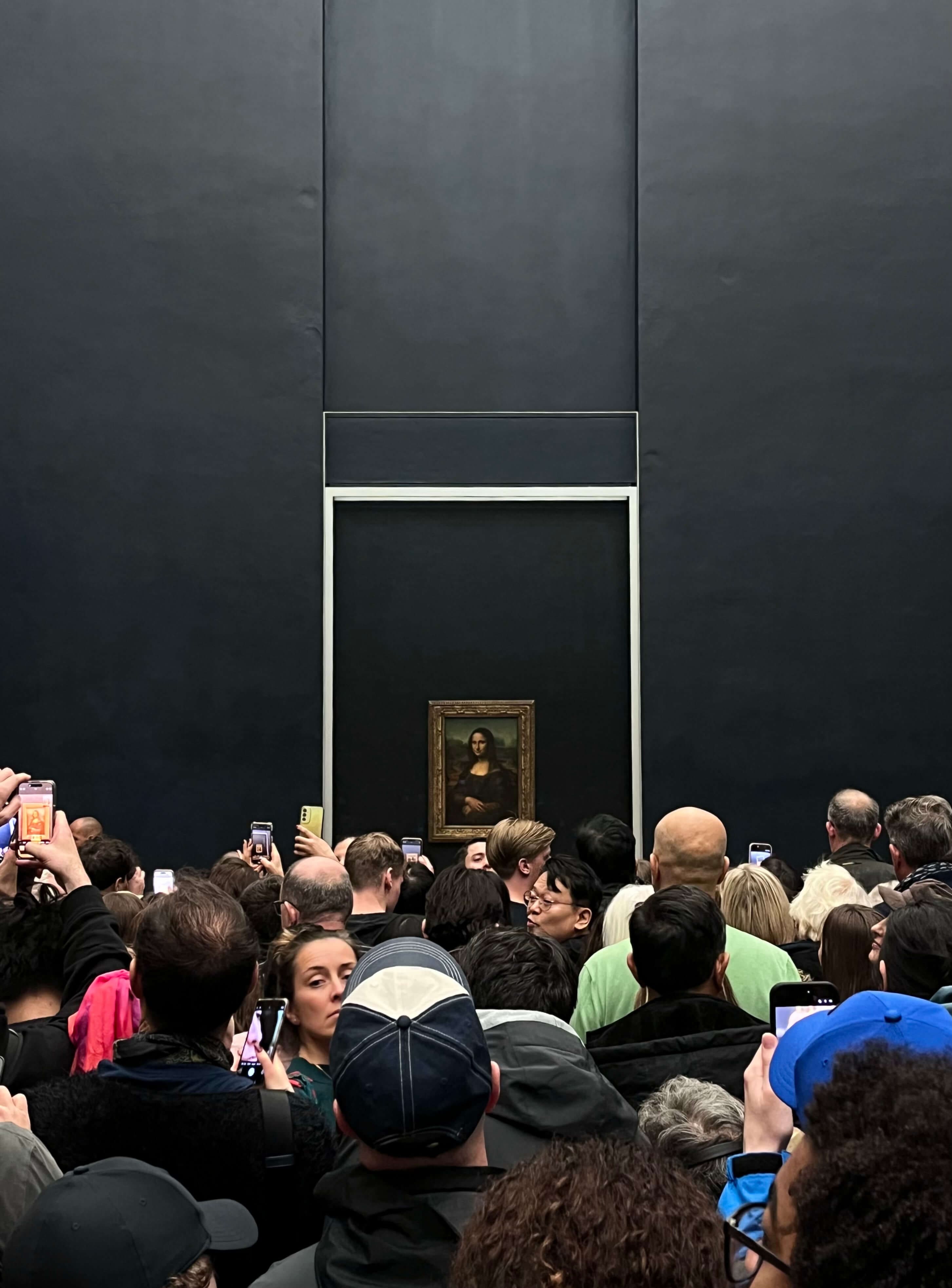 «Мона Лиза» Леонардо да Винчи в Лувре