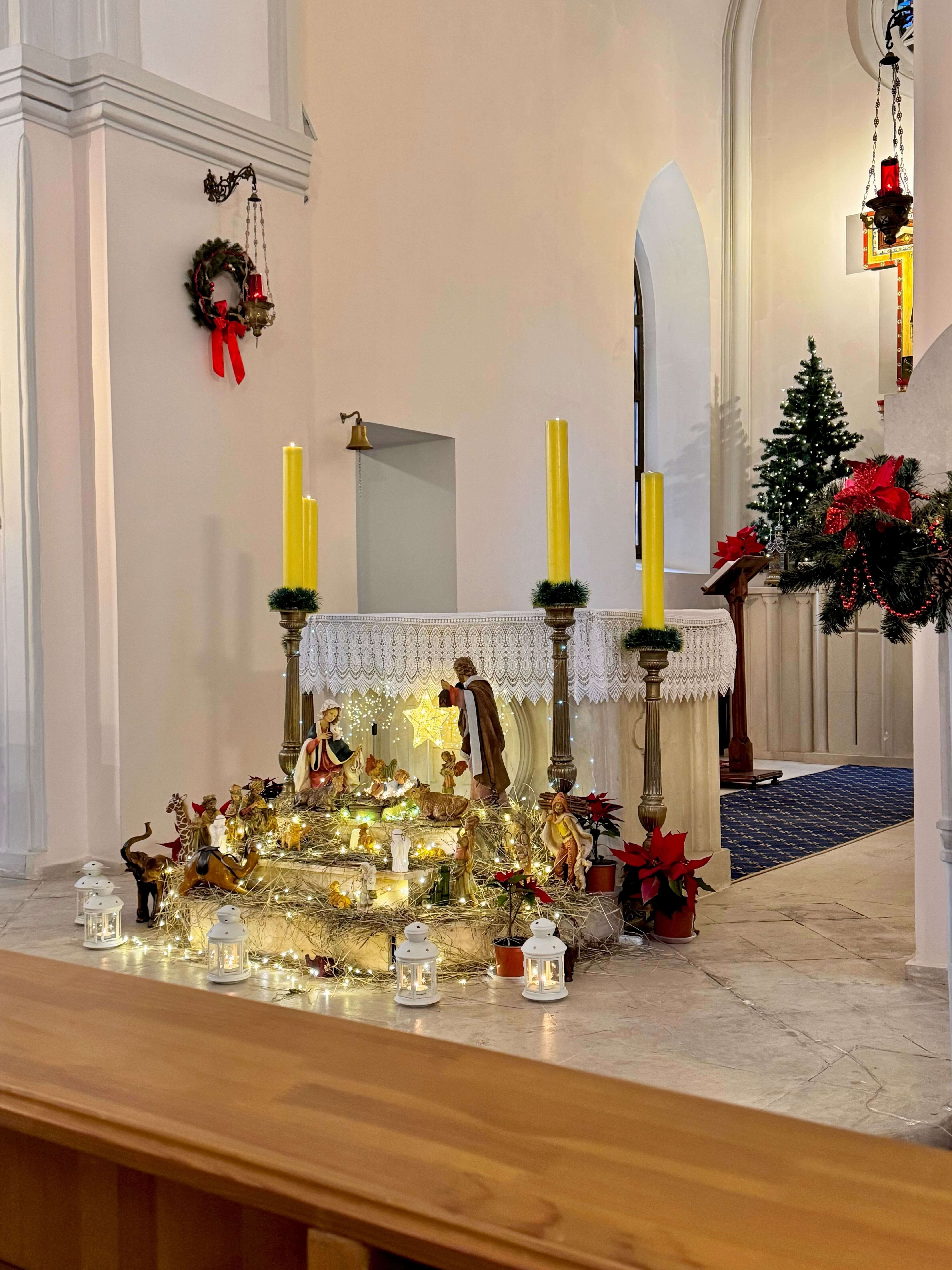 Католическая церковь внутри.jpg