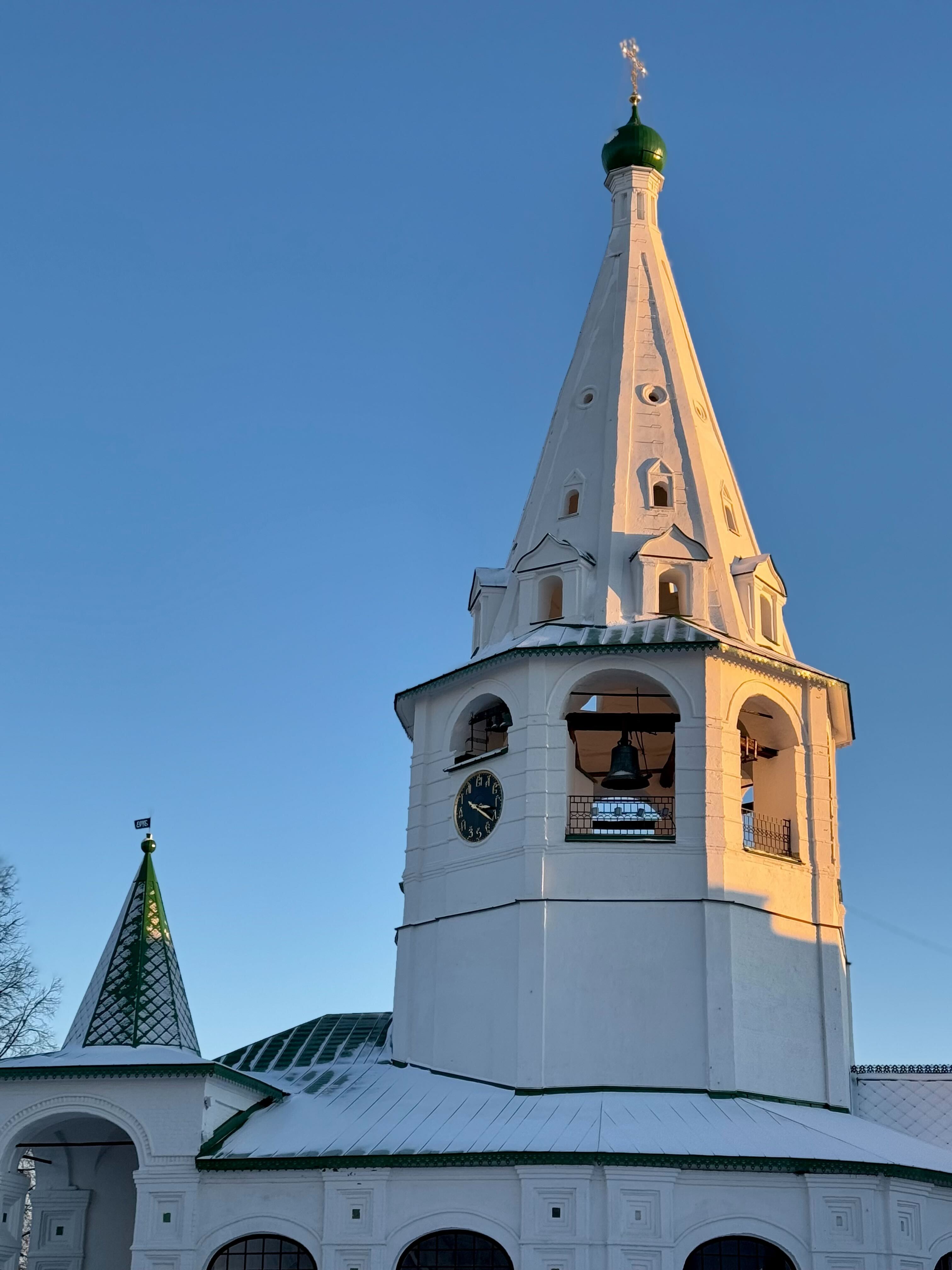 Колокольня Владимиро-Суздальского Кремля.jpg