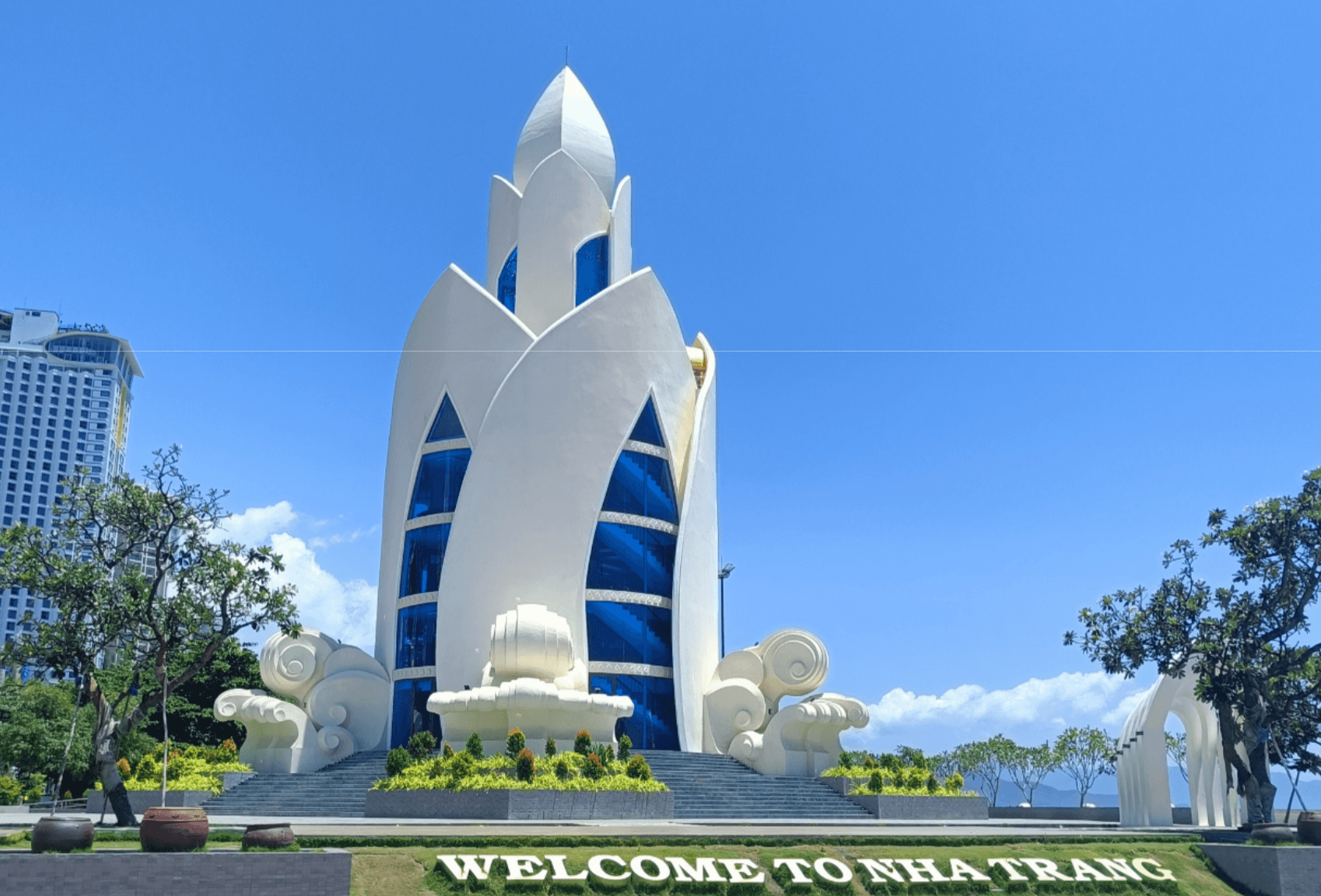 башня лотос нячанг