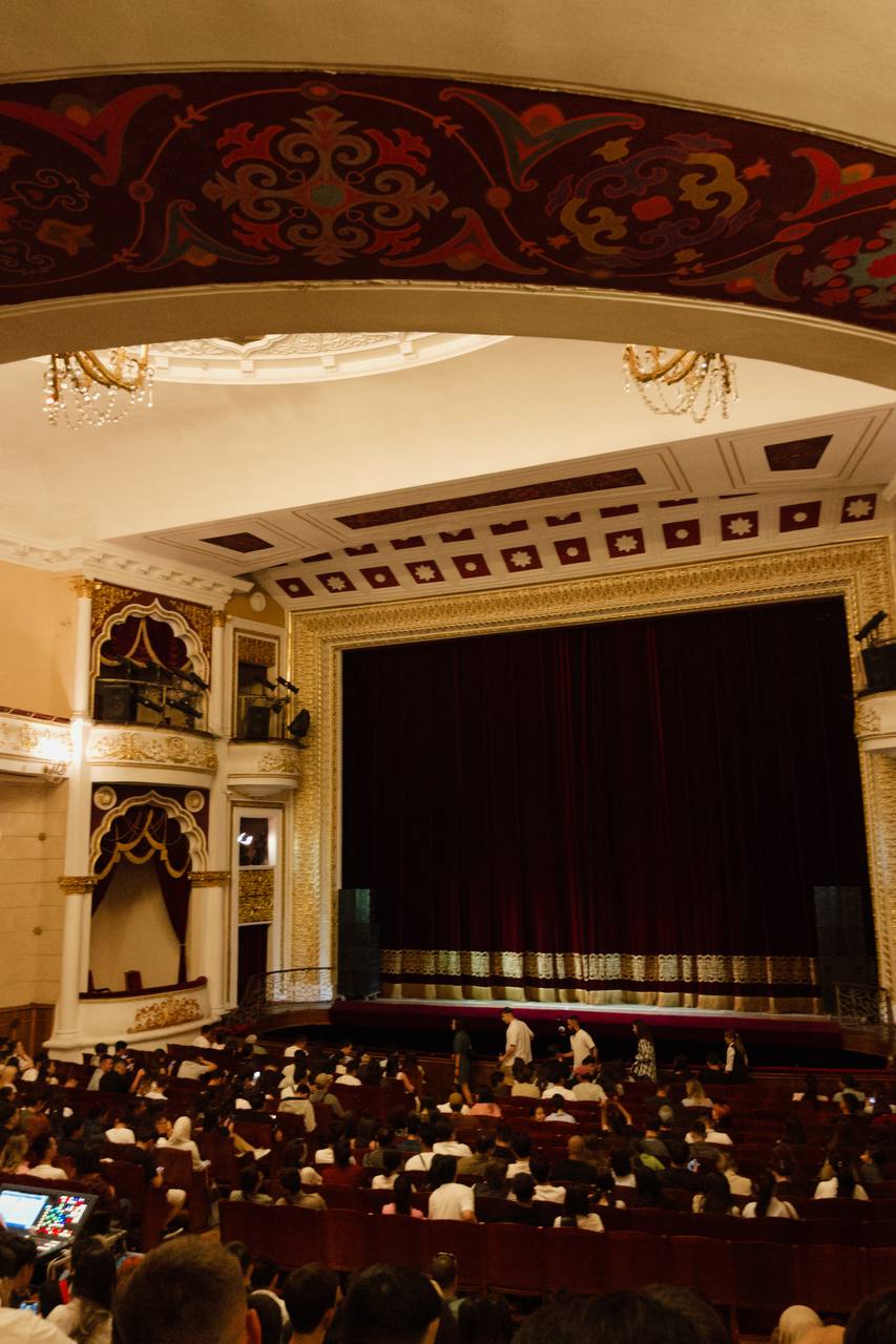 Театр.JPG