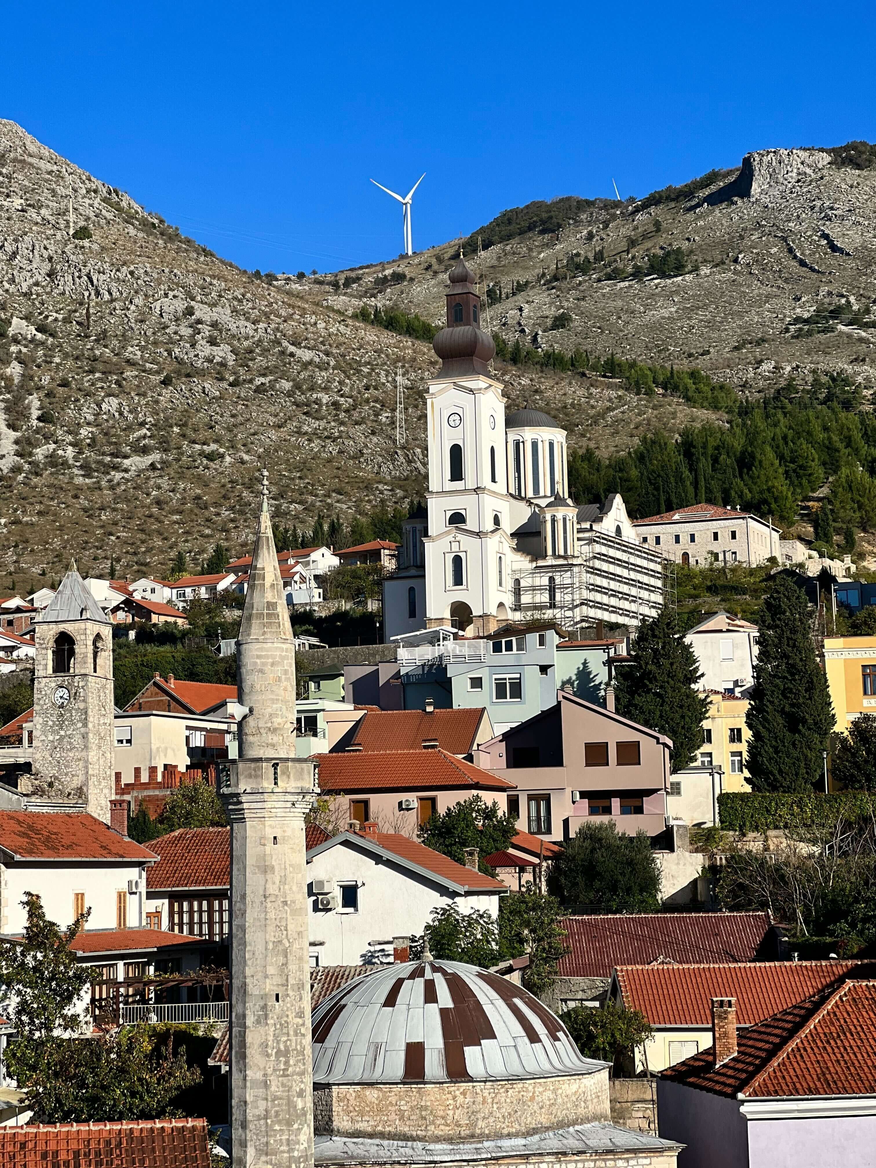 Вид на Мостар с минарета .jpg