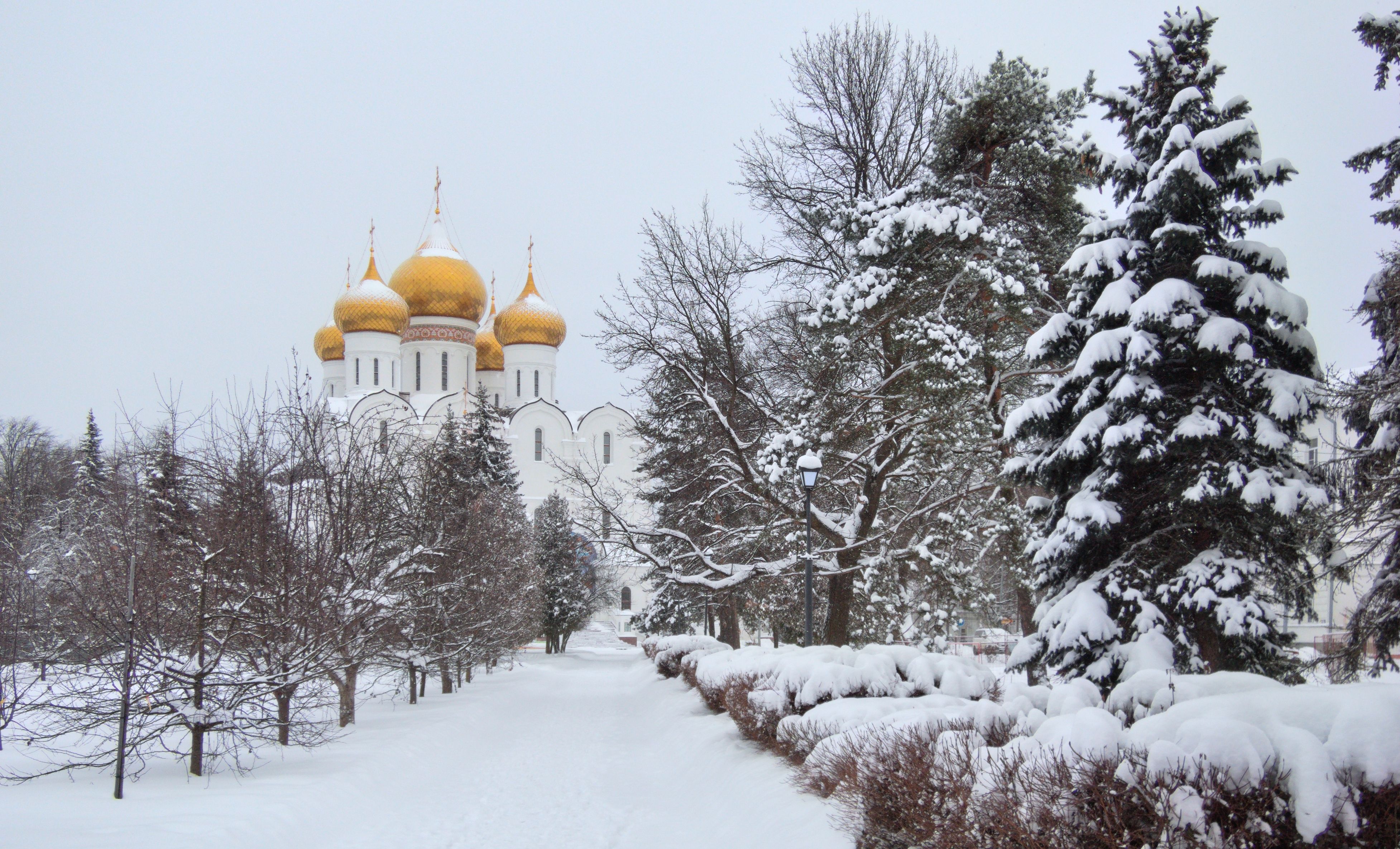 куда поехать в декабре в России