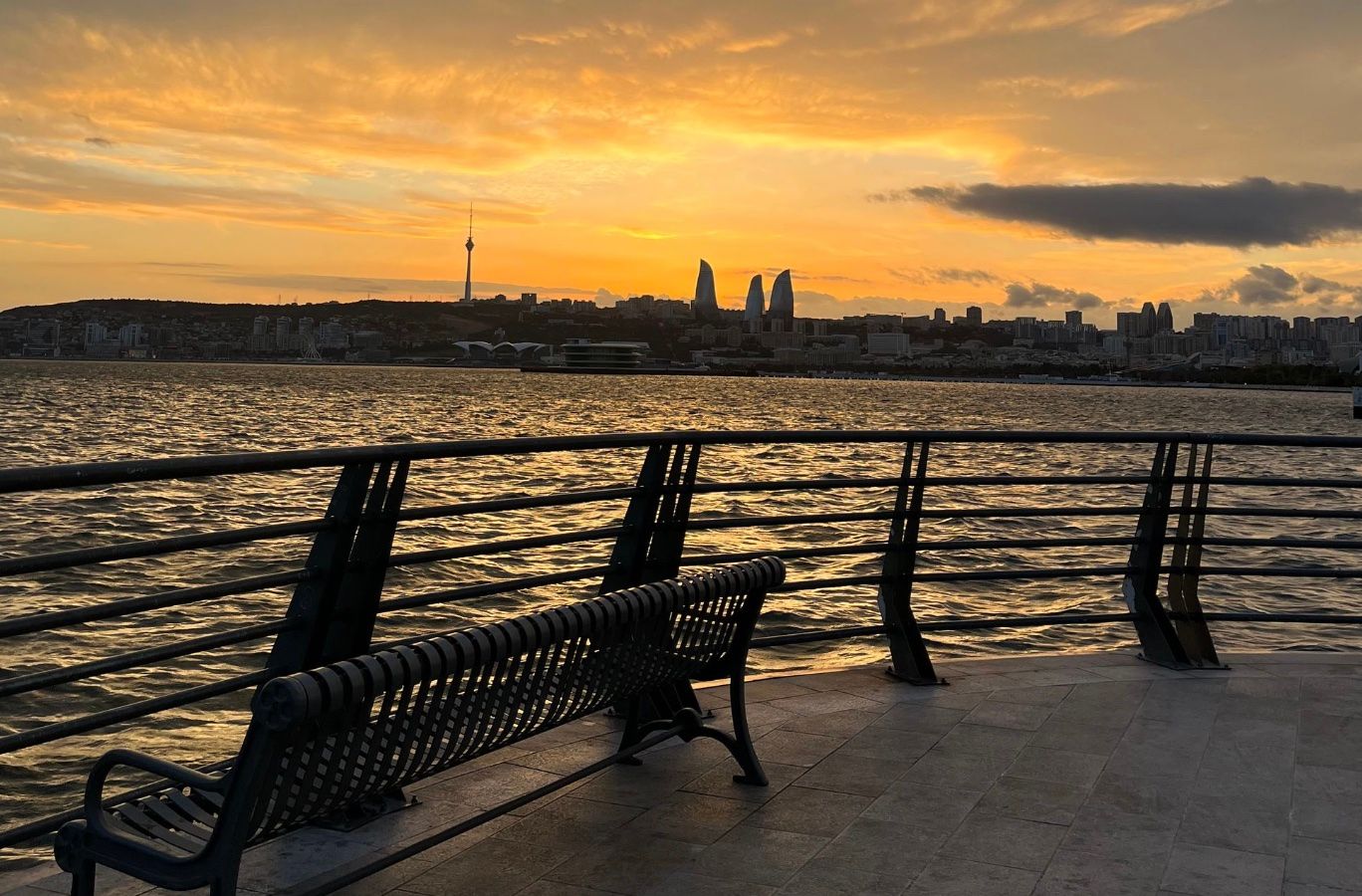 баку закат.jpg