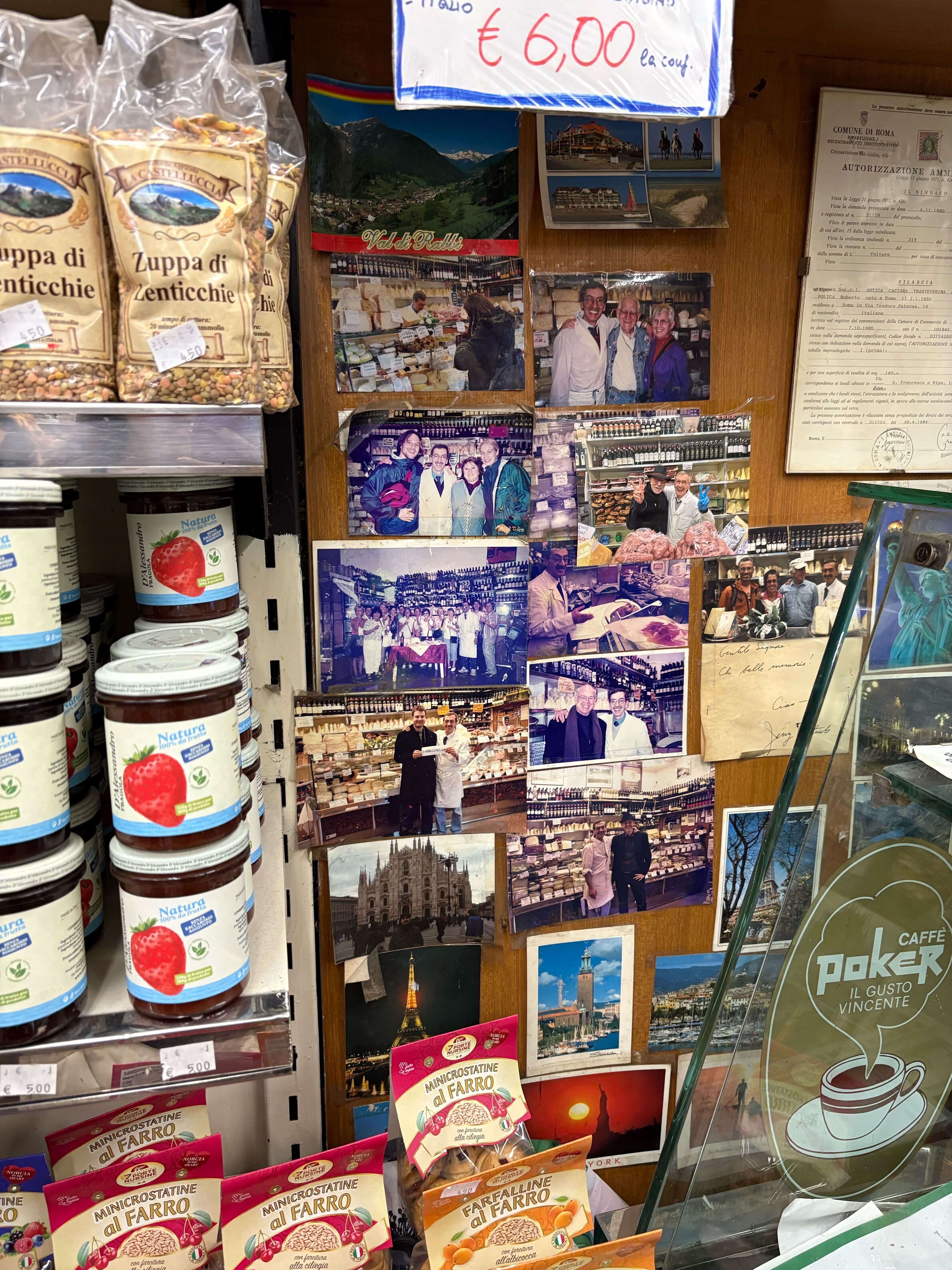 фермерский магазин в трастевере с фотографими владельца.jpg