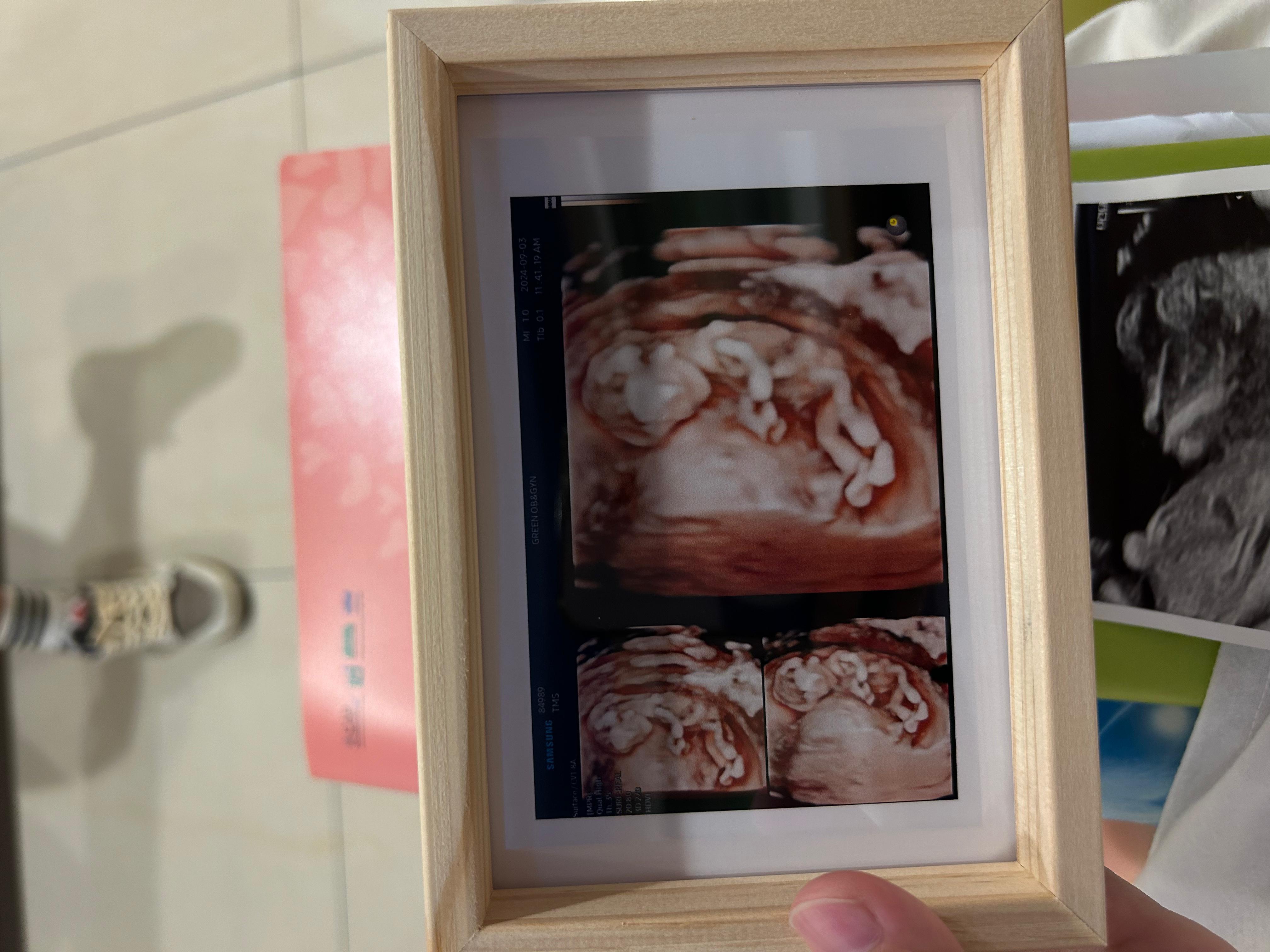 фото в рамочке.jpeg