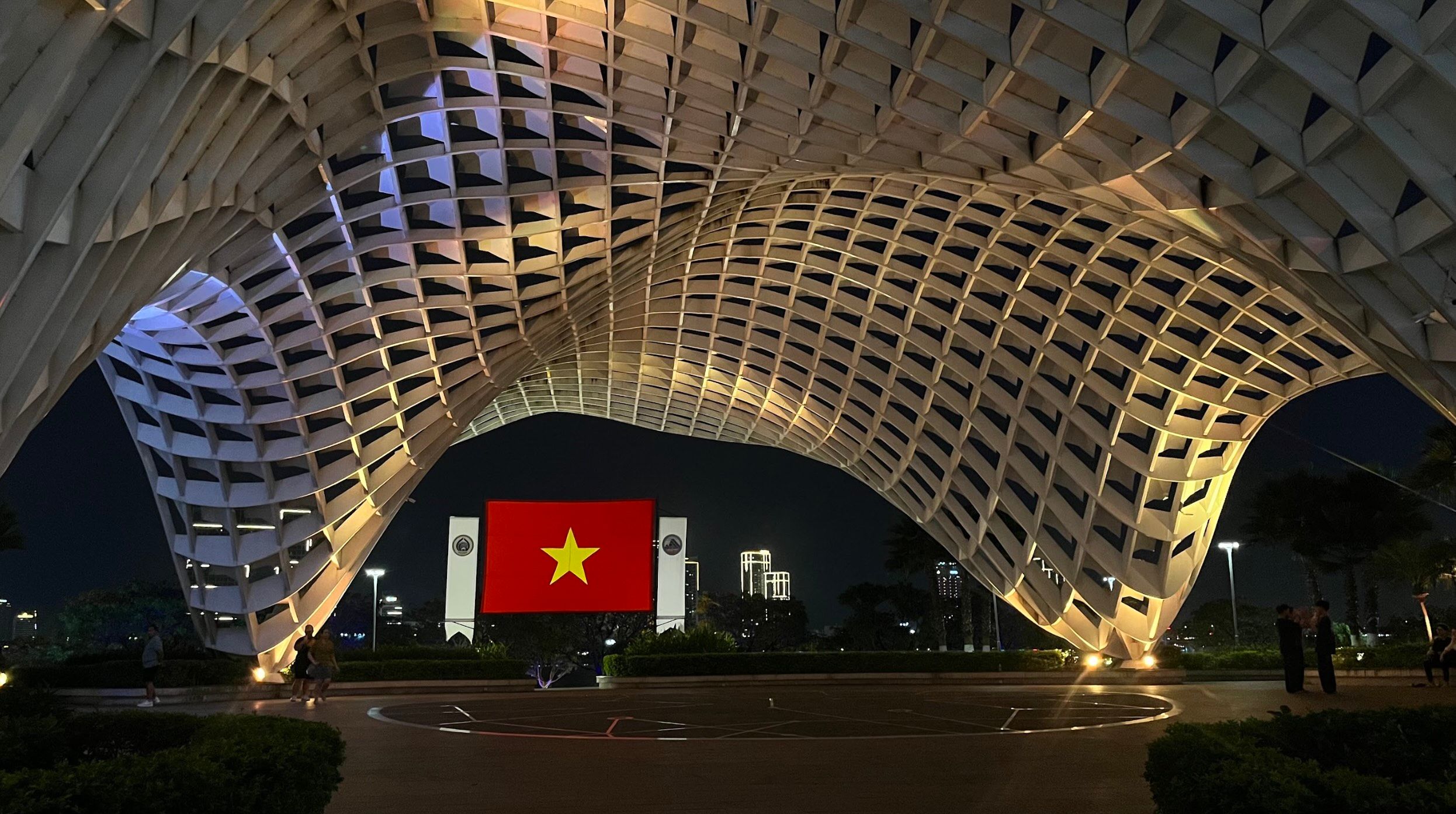 ночь в дананге.jpg