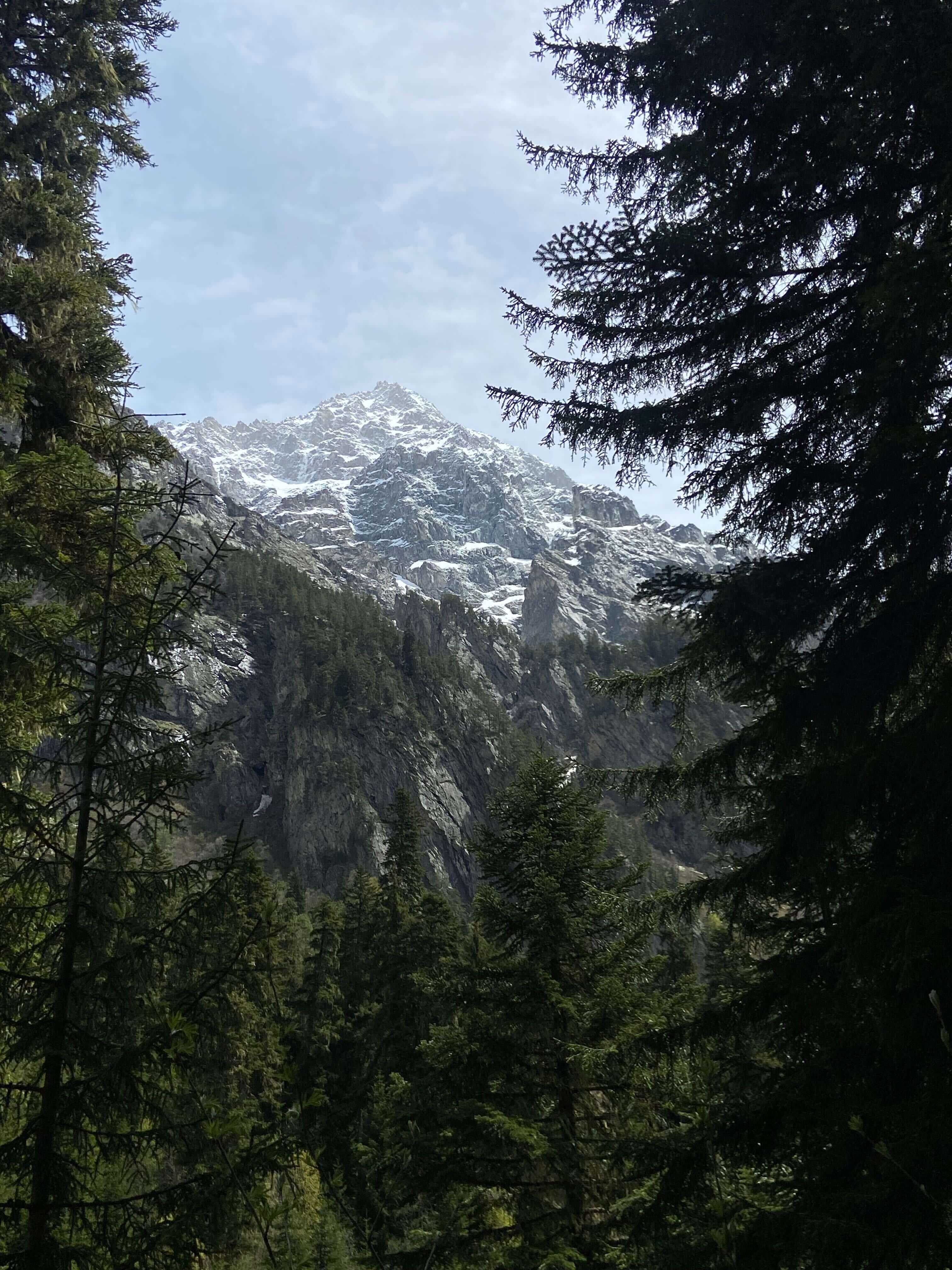 Трекинг к водопаду