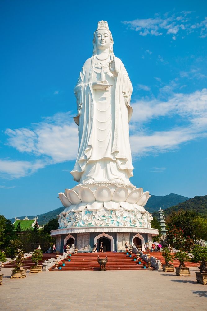 Статуя леди Будды во Вьетнаме