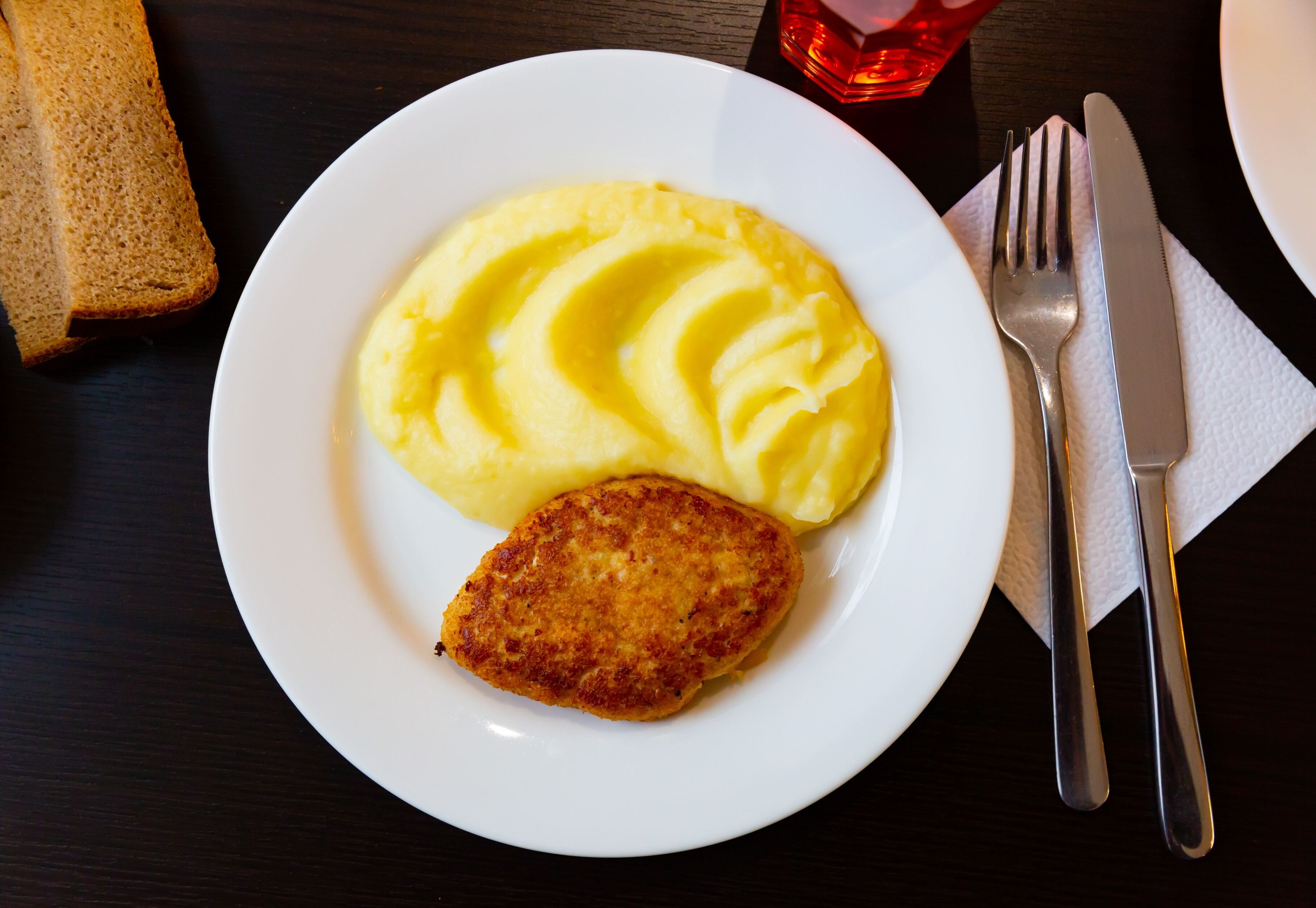 shutterstock_2476533401 (1).jpg