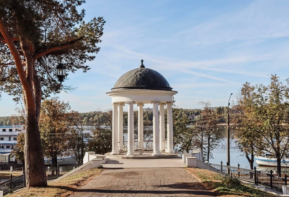Беседка Островского в Костроме