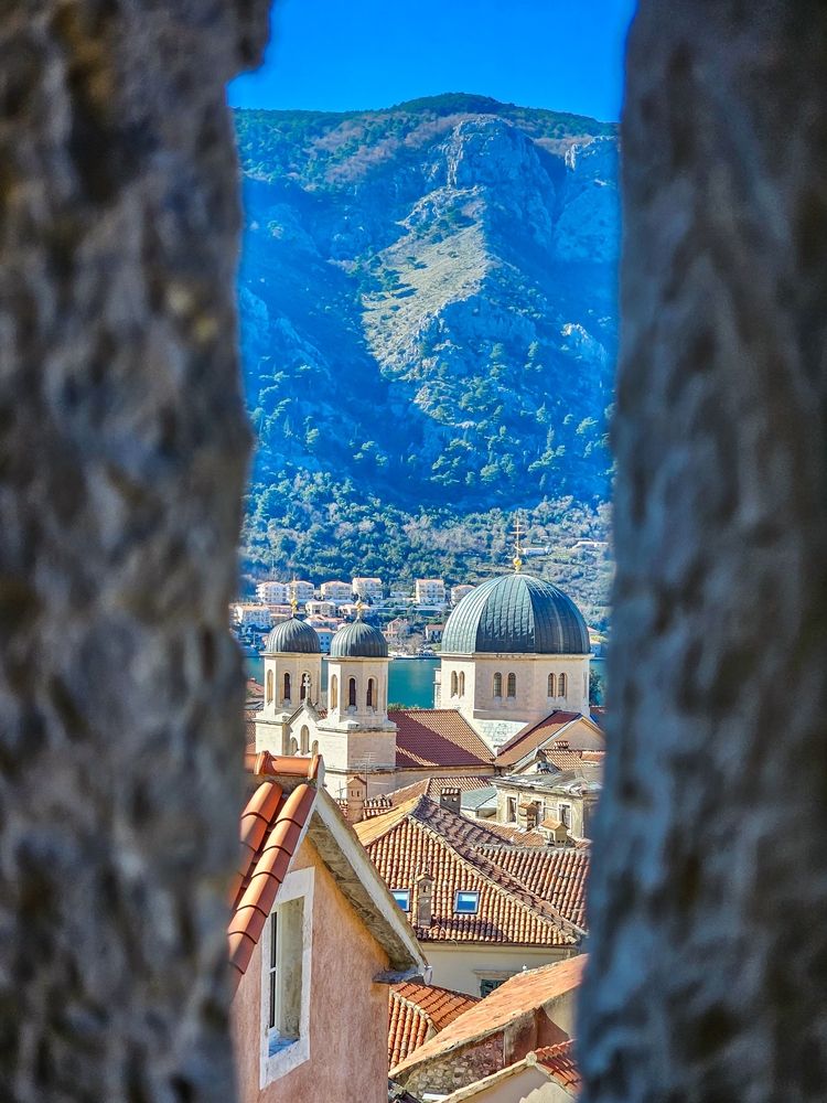 Старый город Котора в Черногории