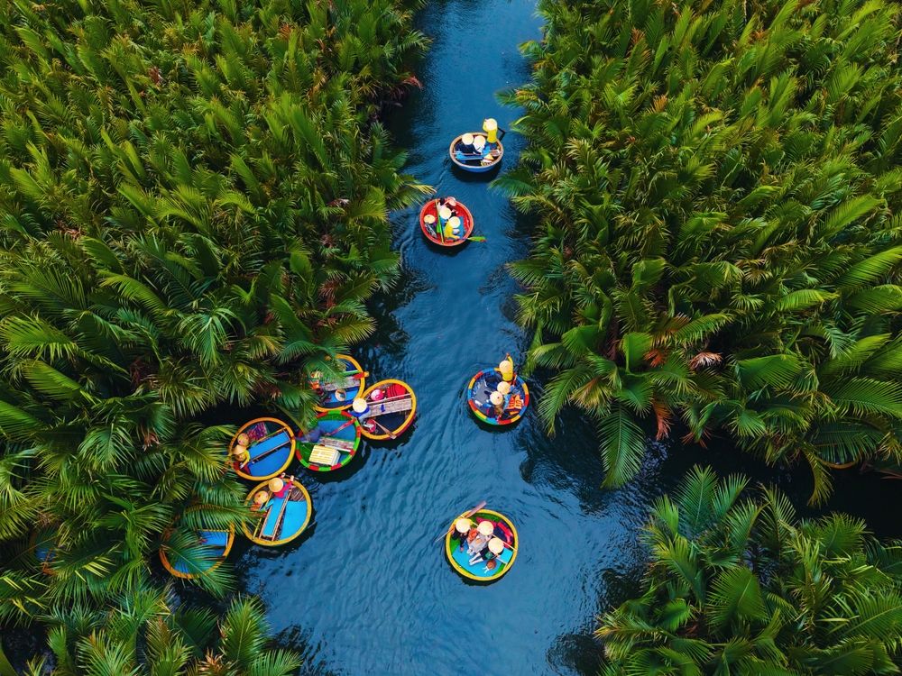 Река и лодке в Хойане, Вьетнам