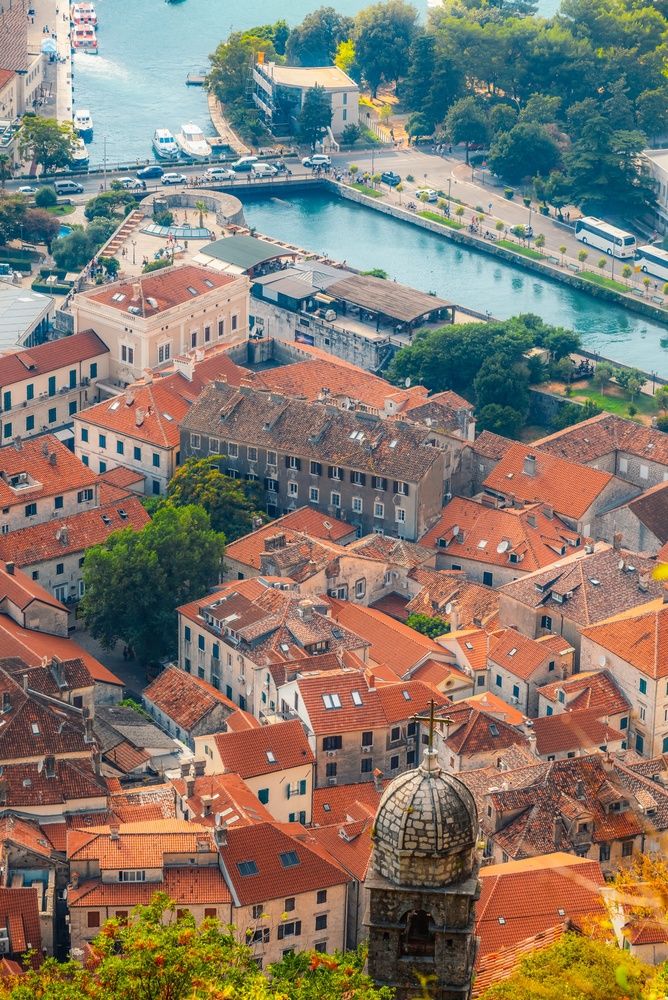 Старый город Котора в Черногории