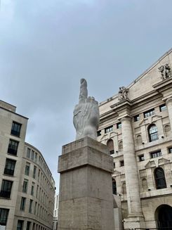 Скульптура в Милане