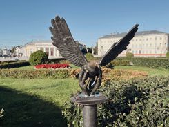 Памятник голубю в Костроме