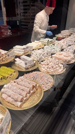 Горы рахатлукума в Хафиз Мустафа.jpg