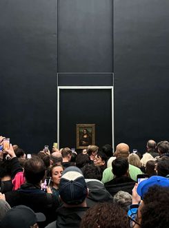 «Мона Лиза» Леонардо да Винчи в Лувре