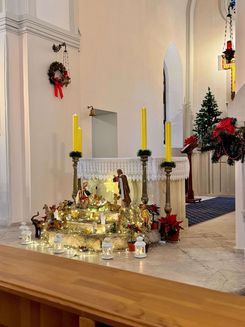 Католическая церковь внутри.jpg