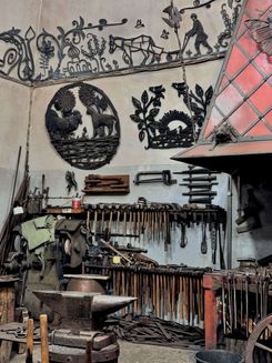 Кузнечная мастерская внутри 2.jpg