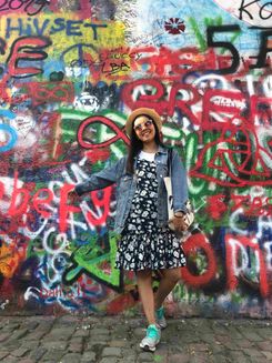 Стена Джона Леннона.jpg