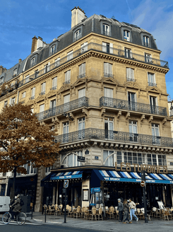 Улица Парижа