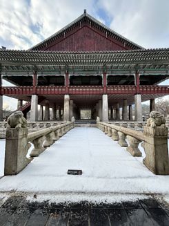 куда поехать в декабре за границу