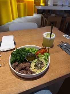 еда в Yas Mall.jpeg