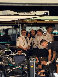 инженеры Мерседес.jpeg