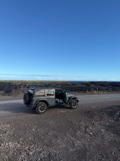 наш джип и лава.jpg