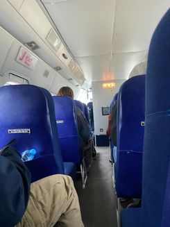 Небольшой самолёт в горах