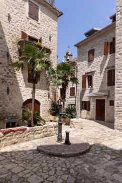 Старый город Котора в Черногории