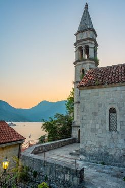Церковь в городе Пераст, Черногория