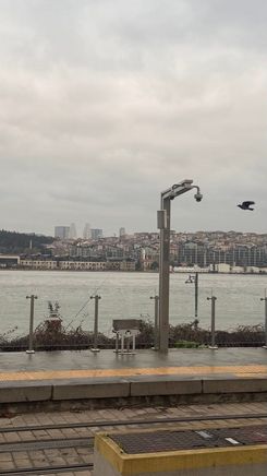 станция возле района Балат.jpg