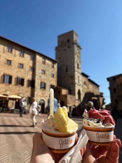 в сан-джиминьяно джелато считается лучшим в мире, регулярно побеждает в соревнованиях.jpg