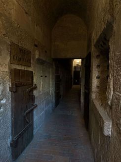 венеция тюрьма.jpg