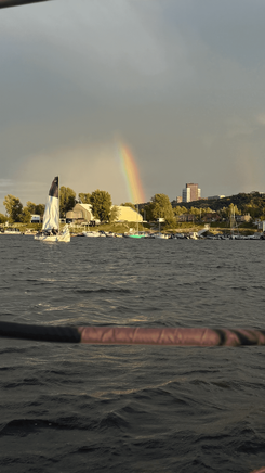 вид с парусной яхты.png