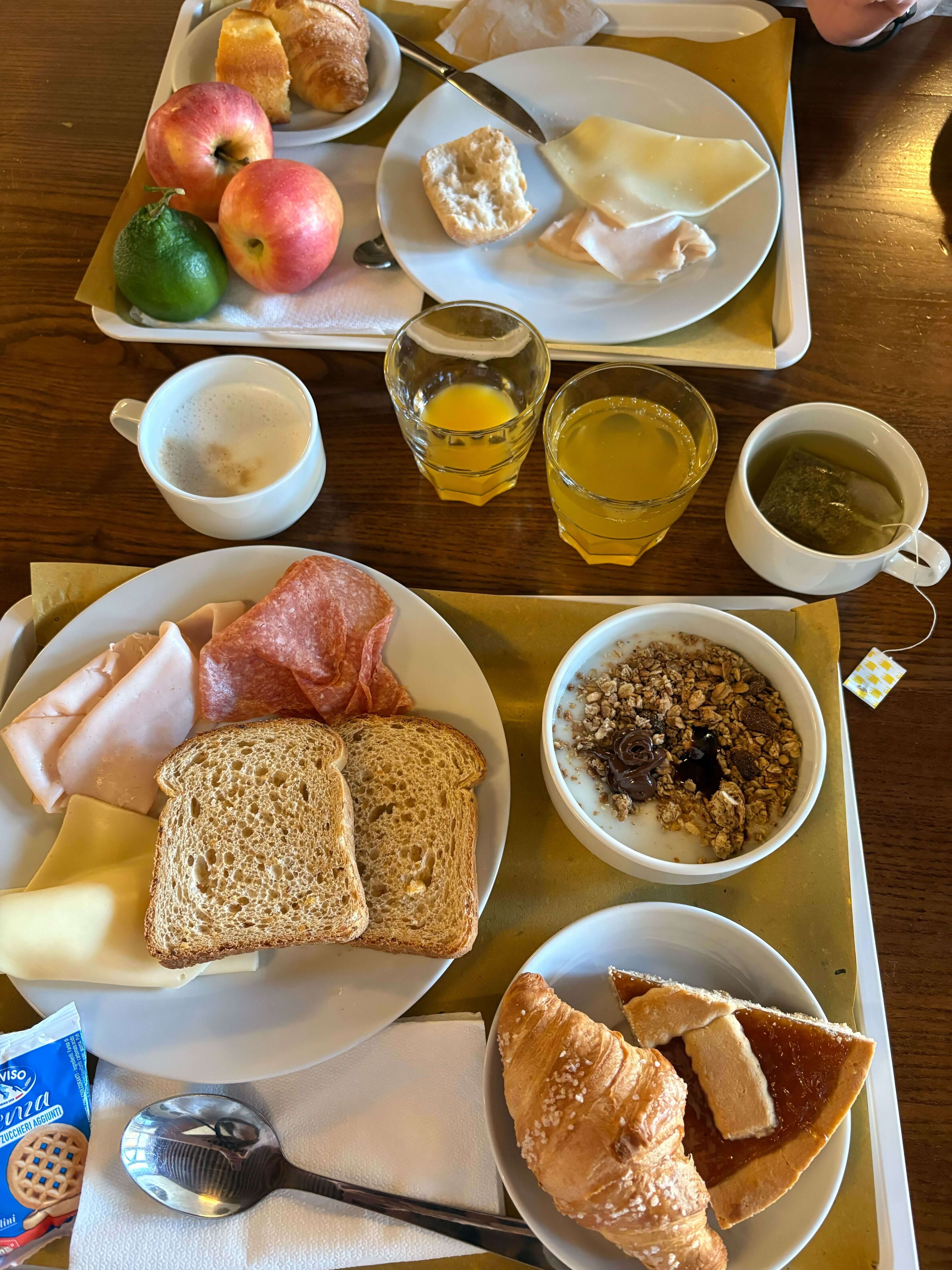 в венеции еще завтрак был.jpg